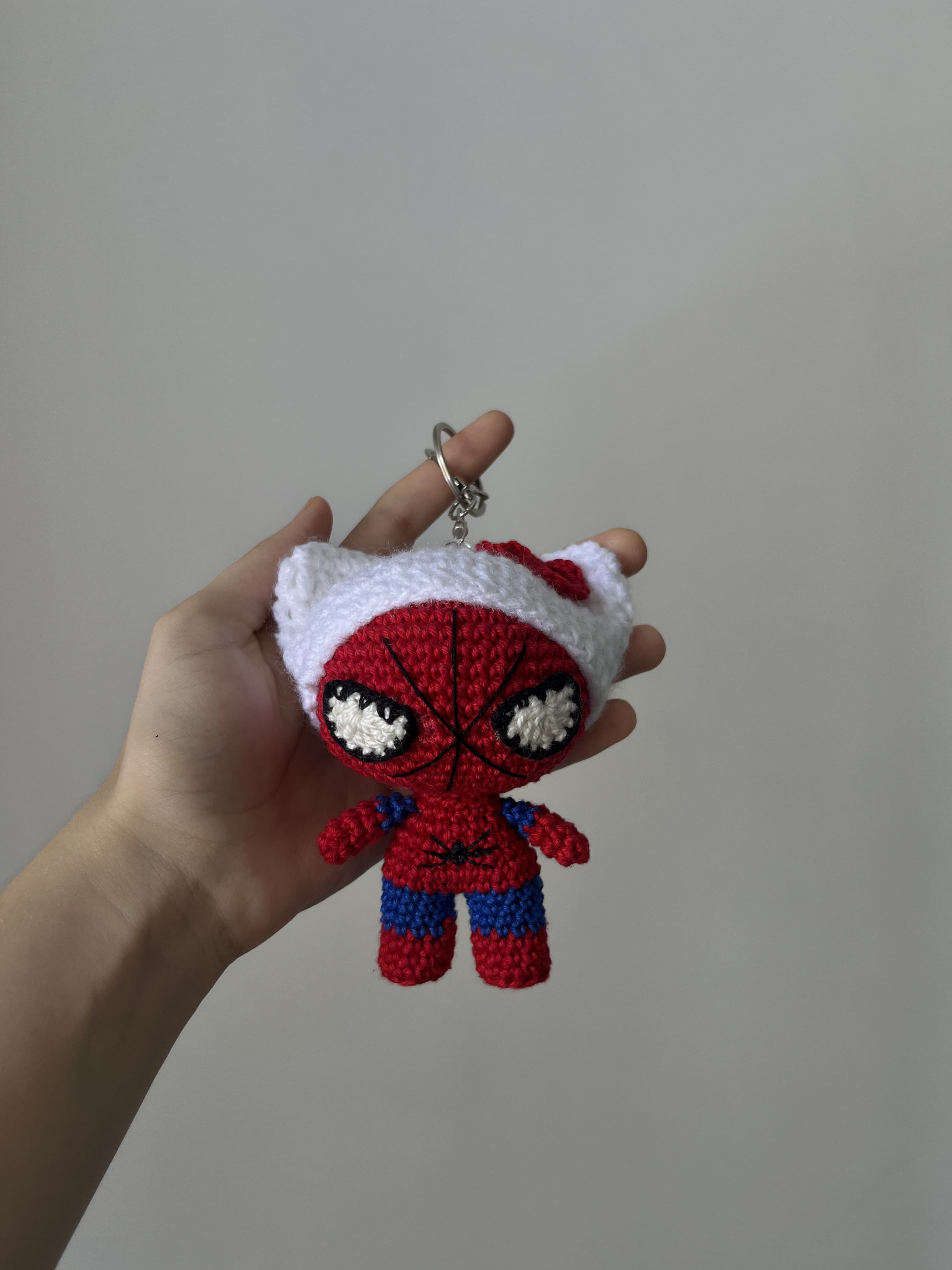 Hello Kitty Homem Aranha - 1