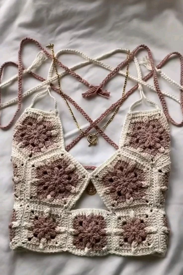 Top Cropped Square Floral